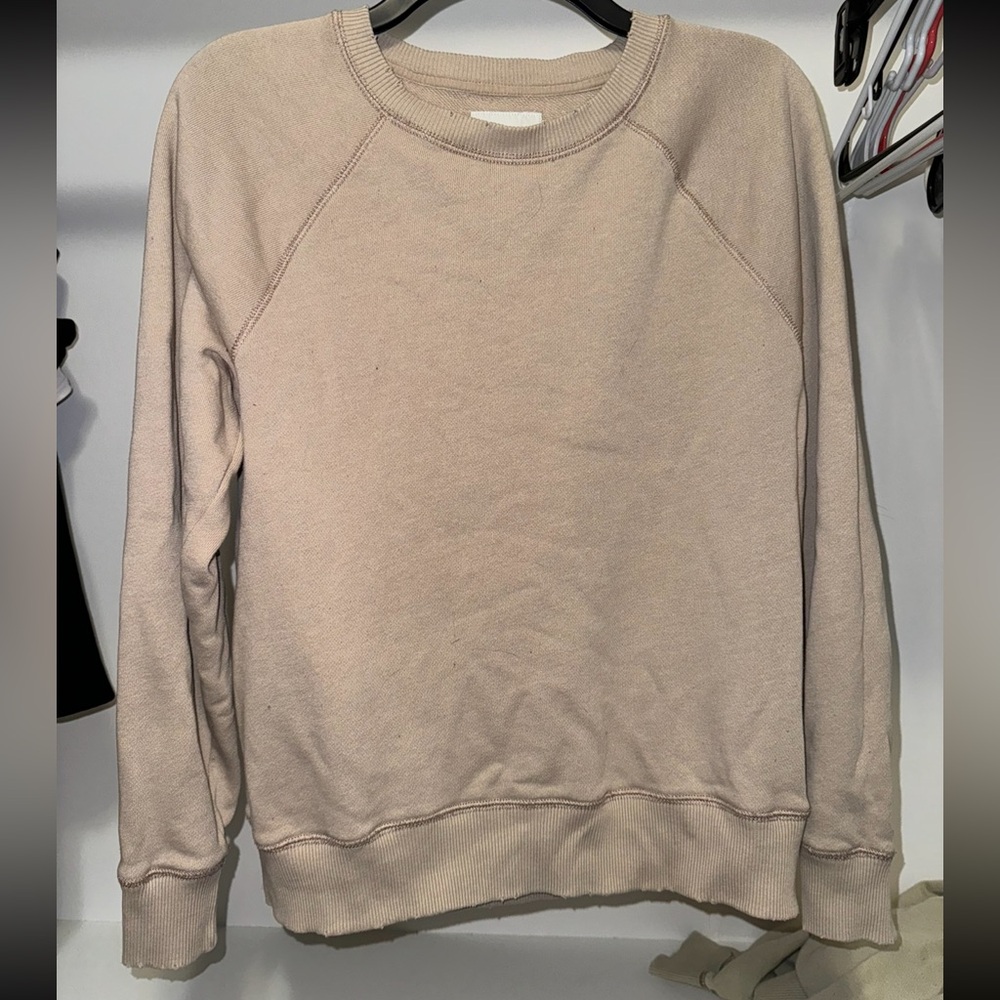 AE tan/beige sz Small distressed summer sweater